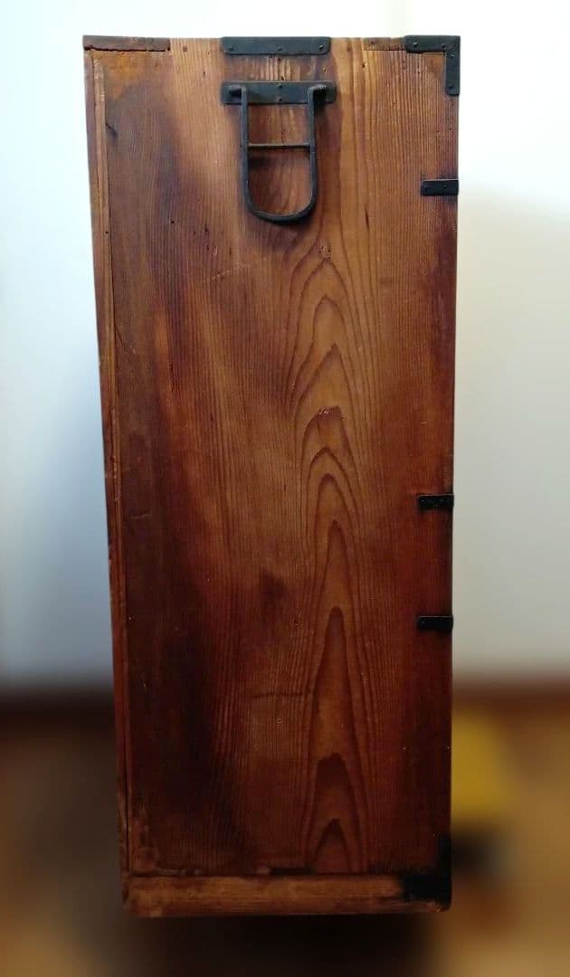 箪笥　立派な大正時代の帳場箪笥　榎木と杉　キャビネット 　鍵付き
