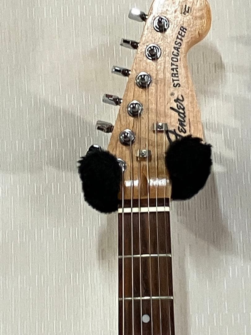 美品！ストラトタイプ・バインディングにfenderストラップ・ソフトケース付き♪