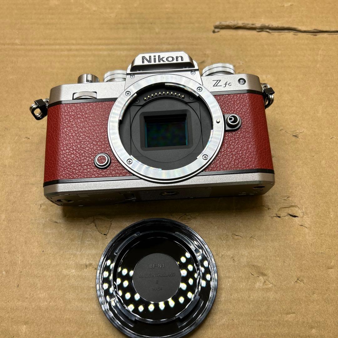 Nikon ミラーレス一眼カメラ Z fc ボディ Zfc レッド