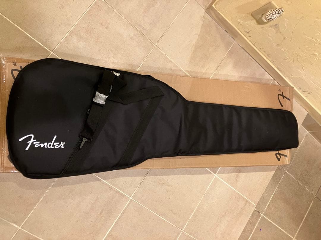 フェルナンデス リボルバー エレキベース 動作確認済 フェンダーソフトケース付