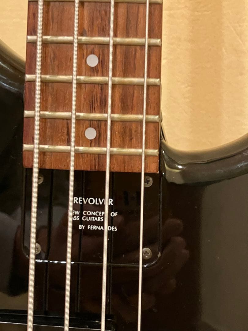フェルナンデス リボルバー エレキベース 動作確認済 フェンダーソフトケース付