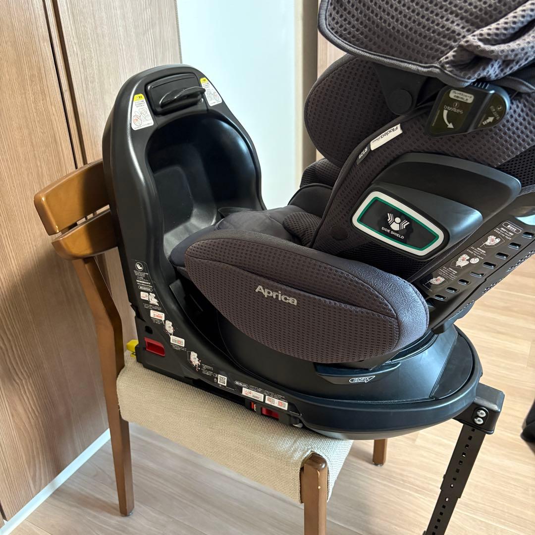 Apricaチャイルドシート フラディアグロウ　セーフティープラスプレミアムAB