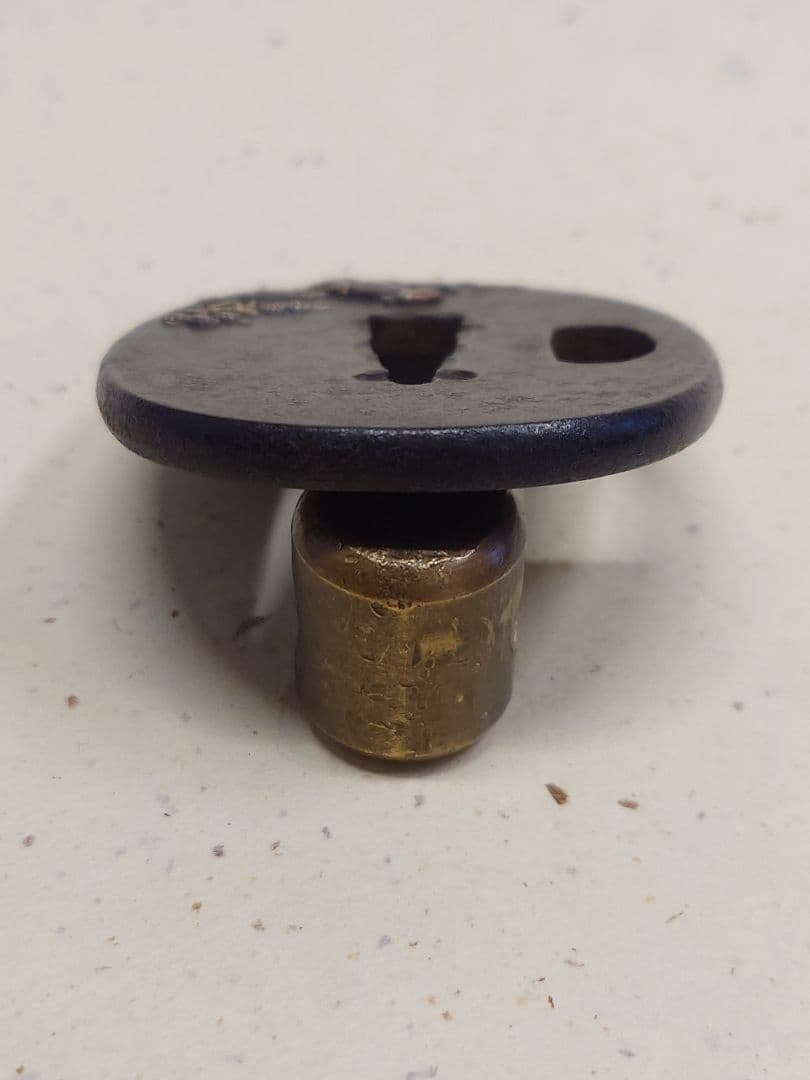 鉄鍔、人物と植物図