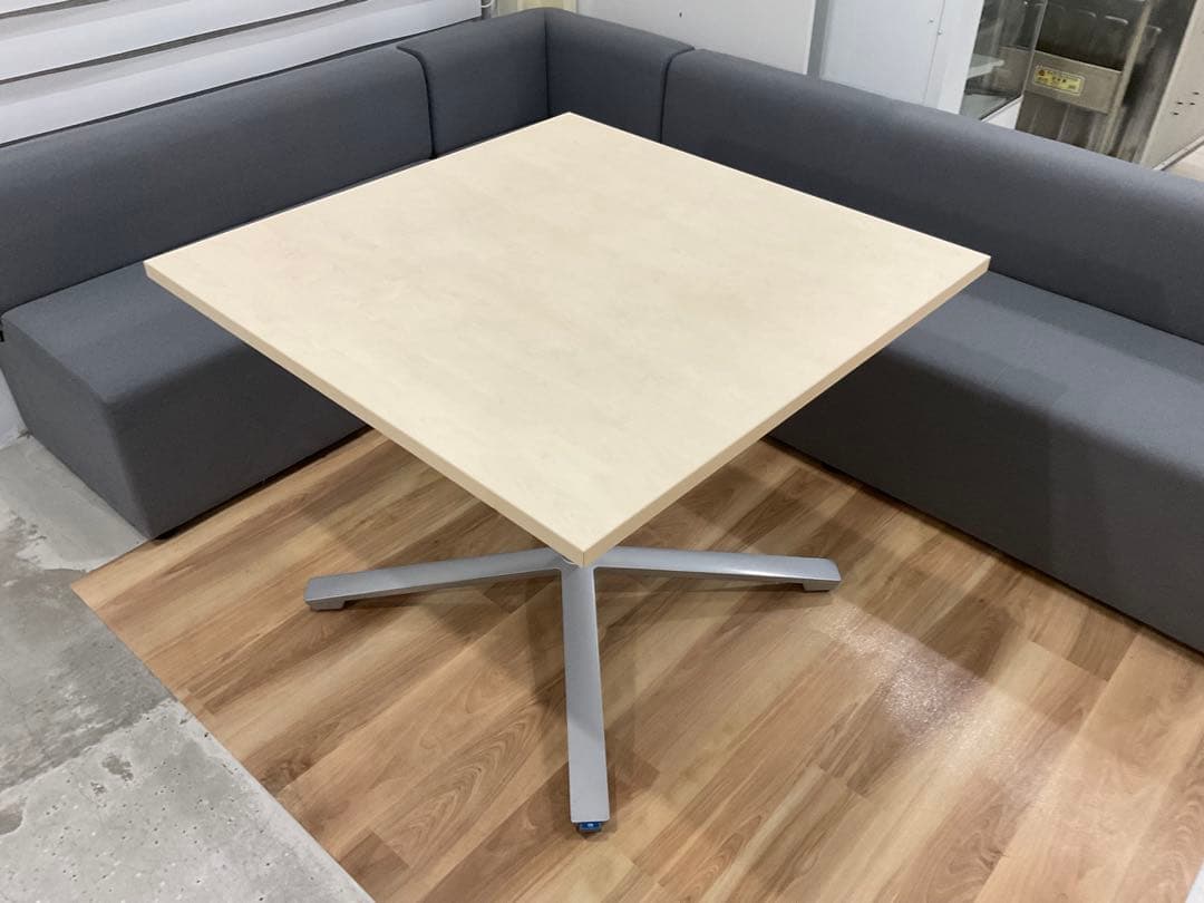 コクヨ　ビエナシリーズ　ミーティングテーブル