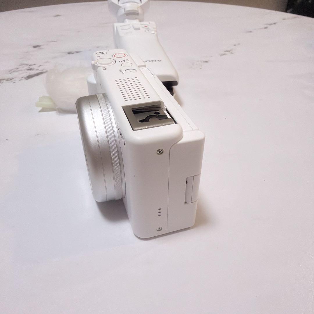 【新品】sony ZEISSレンズ搭載　ホワイトコンパクトデジタルカメラ