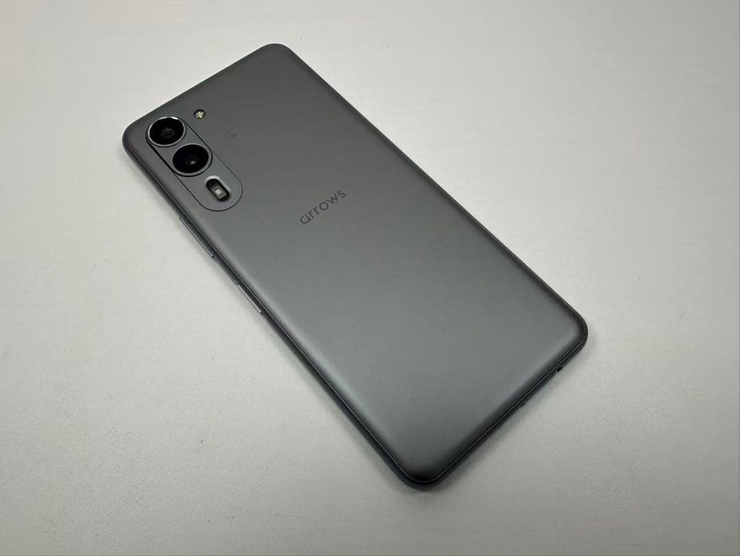 美品 Arrows We2 Plus F-51E 256GB グレイ