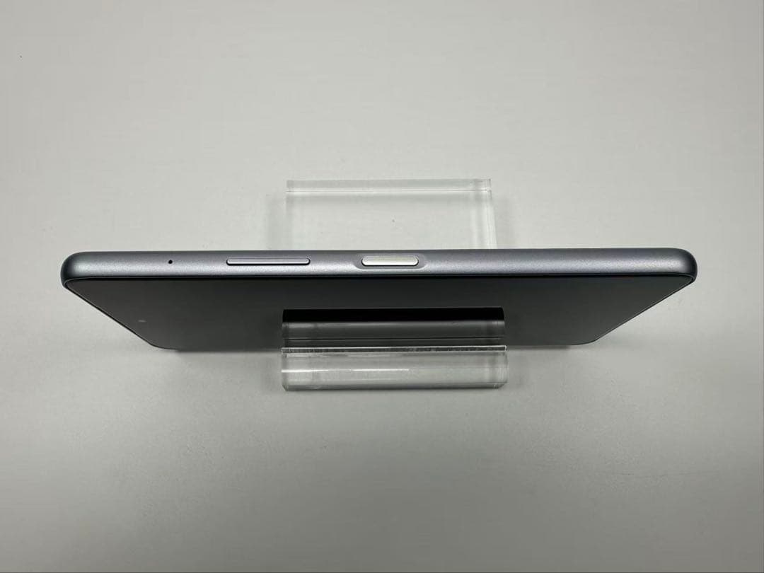 美品 Arrows We2 Plus F-51E 256GB グレイ