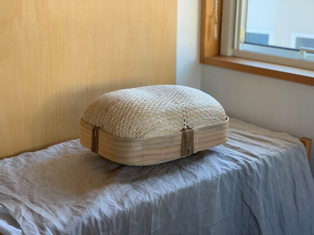 韓国　柳行李　李朝　伝統工芸品　かご　中