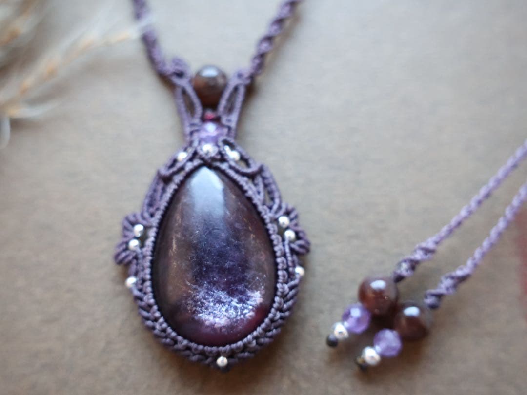 J*s様 パープルマイカ　マクラメ　ネックレス 桜瑪瑙ネックレス