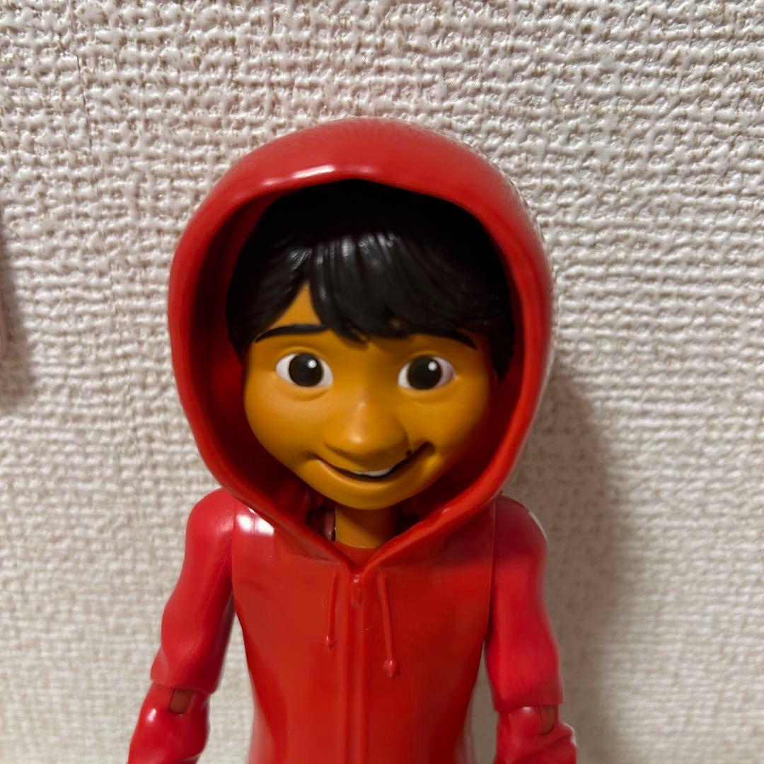 ディズニーオンアイス　ミゲル ギターリメンバーミー　フィギュア