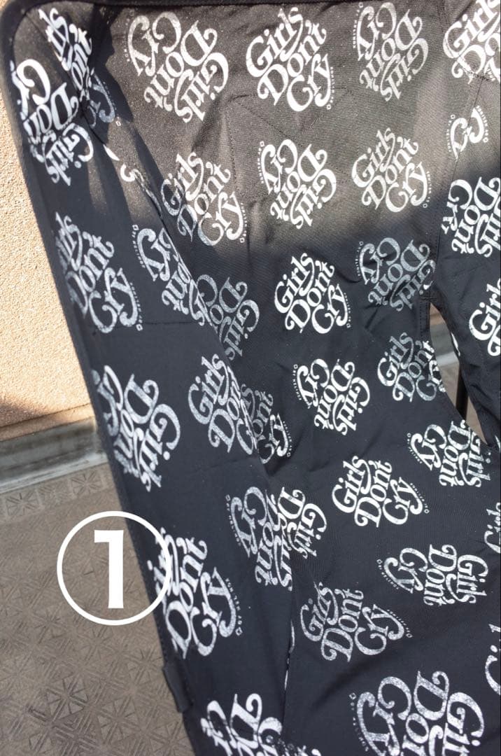 【希少2脚セット】Girls Don't Cry BY HELINOX