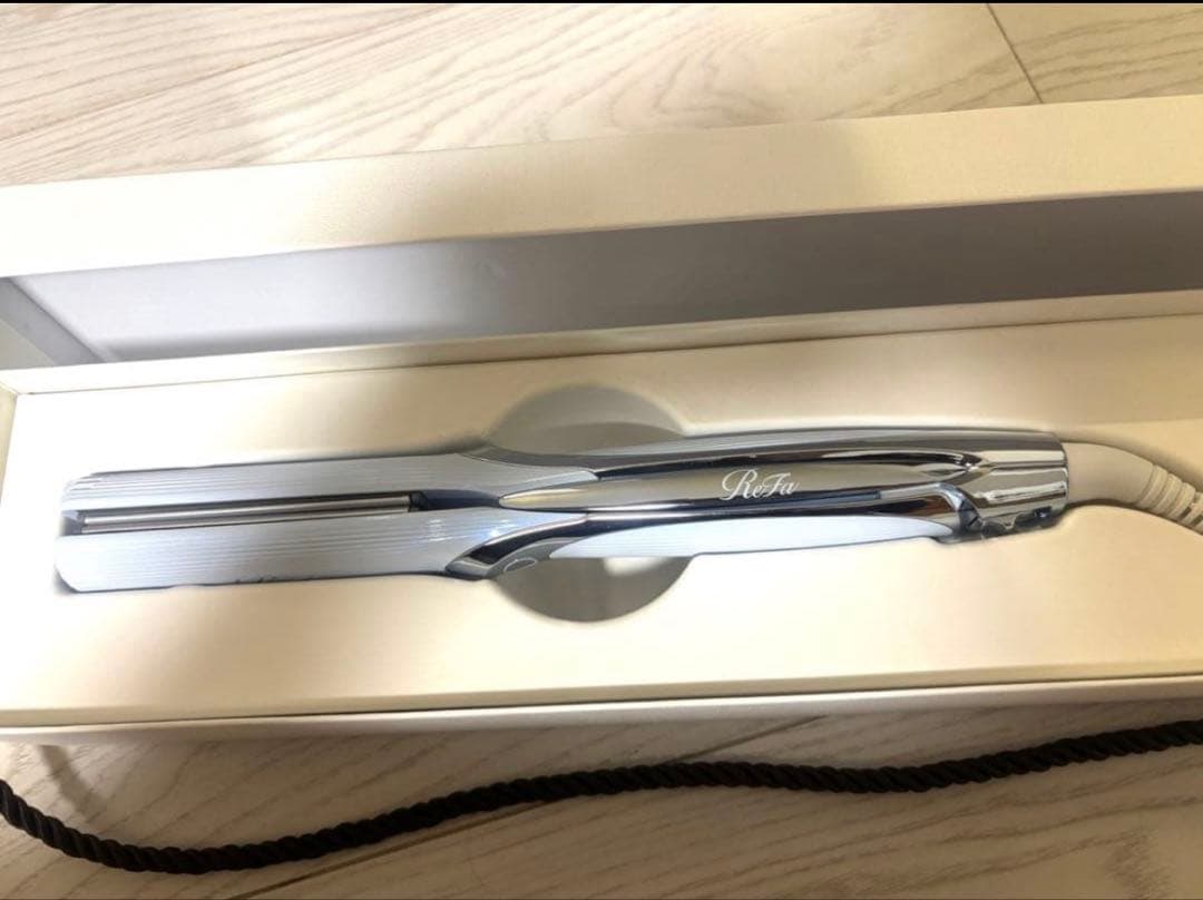 【送料無料/美品】リファストレートアイロン　プロ