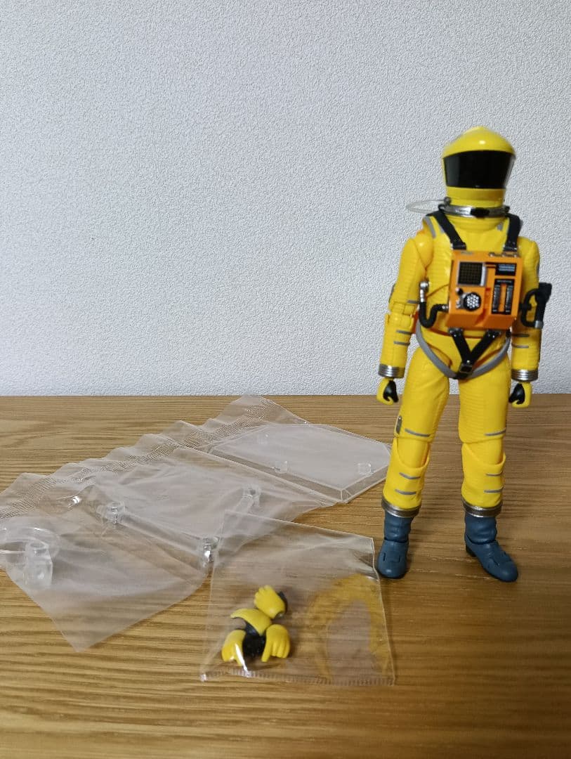 2001年宇宙の旅 スペーススーツ イエロー フィギュア MAFEX 箱なし