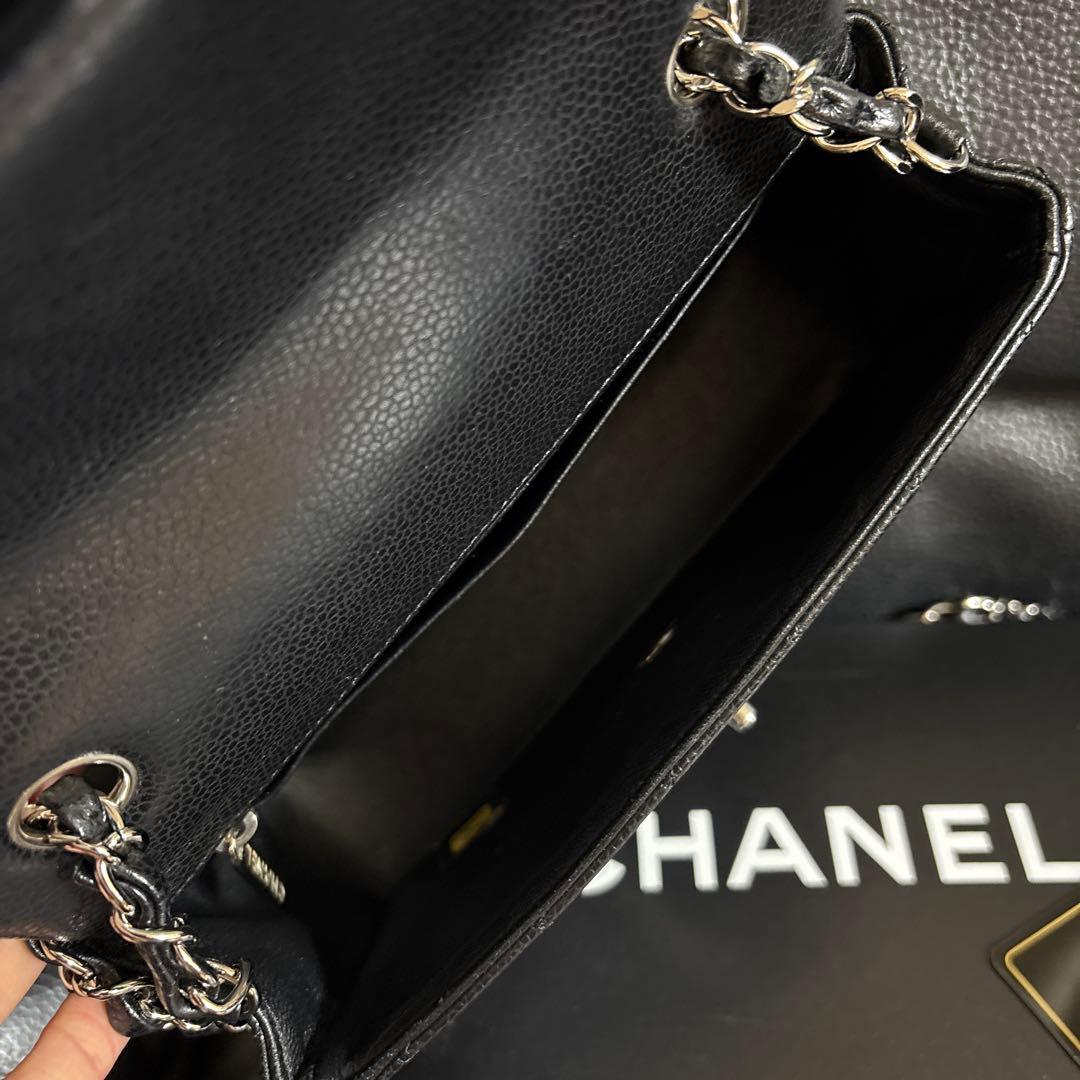 CHANEL ブラック ショルダーバッグ　ミニマトラッセ
