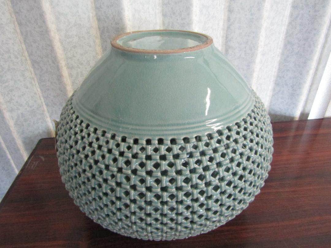 壺　趙京洙作　趙京青磁民俗陶芸（メ501）