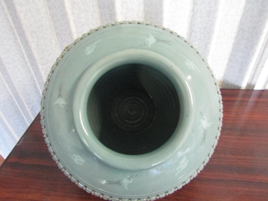 壺　趙京洙作　趙京青磁民俗陶芸（メ501）