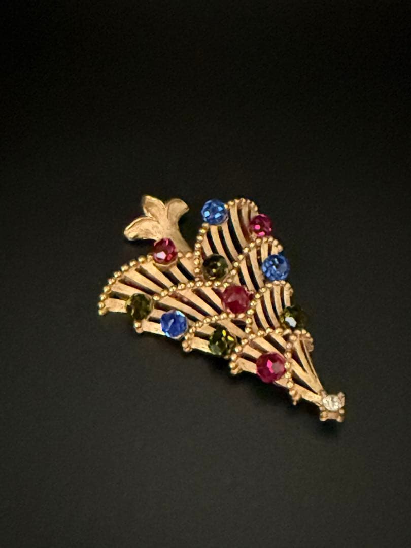 lotuscloud 2541⭐️TRIFARI トリファリヴィンテージブローチ