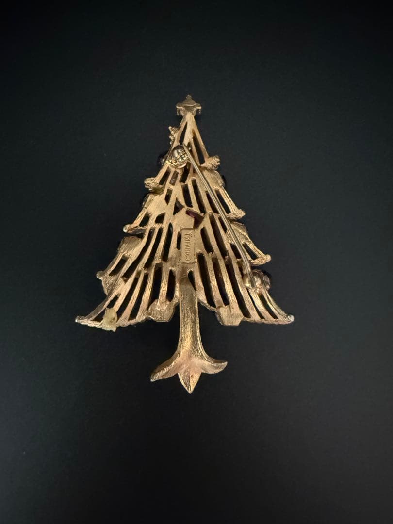 lotuscloud 2541⭐️TRIFARI トリファリヴィンテージブローチ