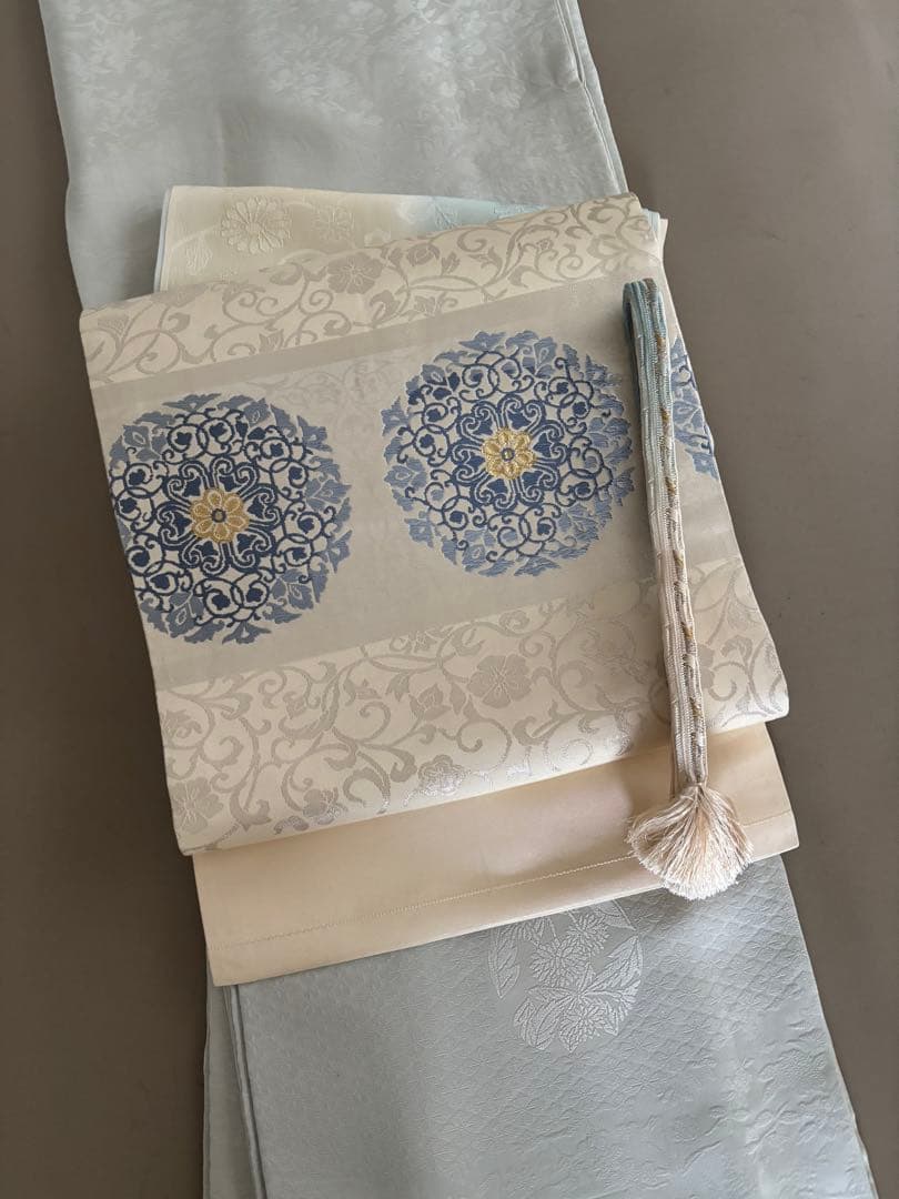 〈お楽しみ価格〉アイボリー ブルー華文 花唐草紋意匠 正絹 九寸名古屋帯 美品