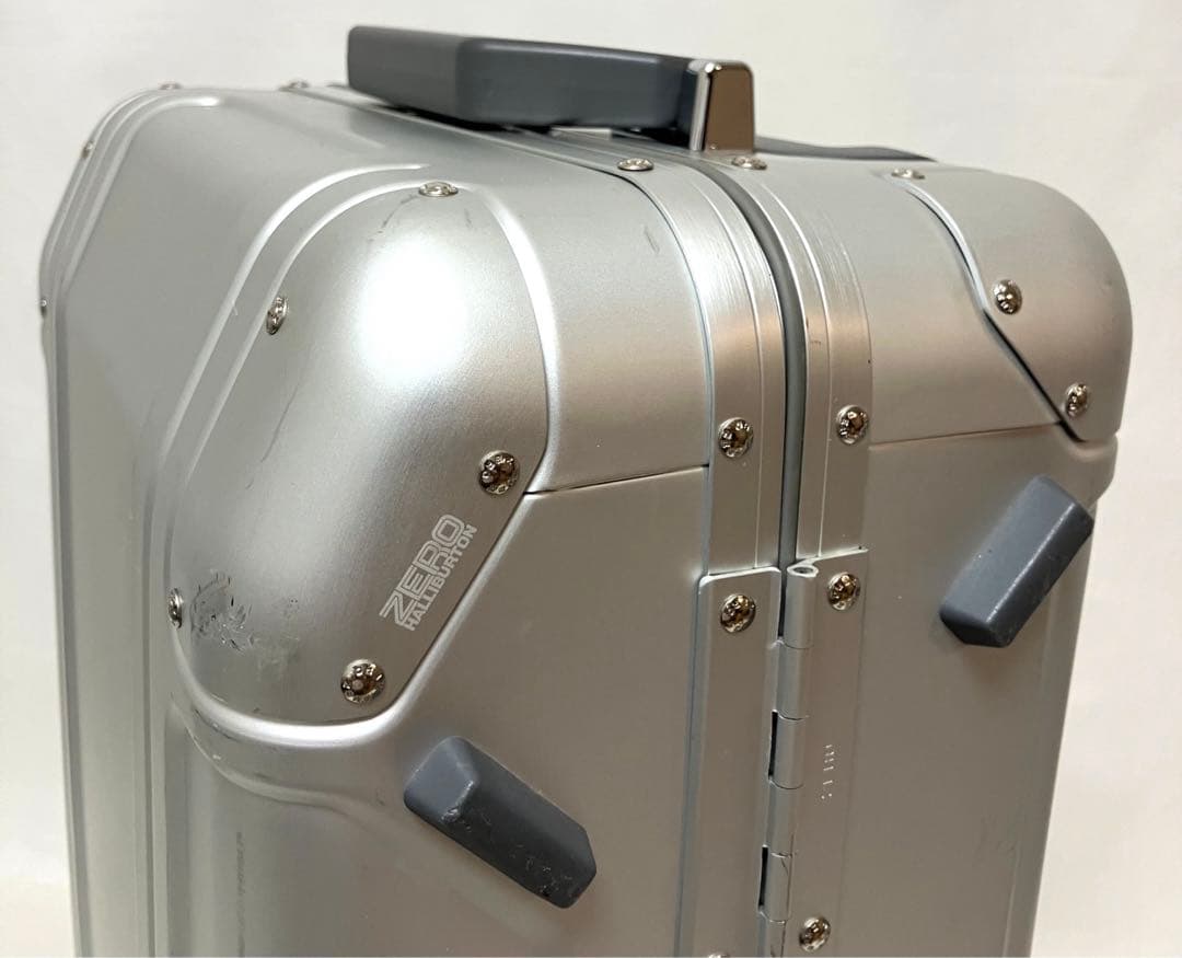 送料無料 ゼロハリバートンGEO ALUMINUM3.0 Carry-On31L