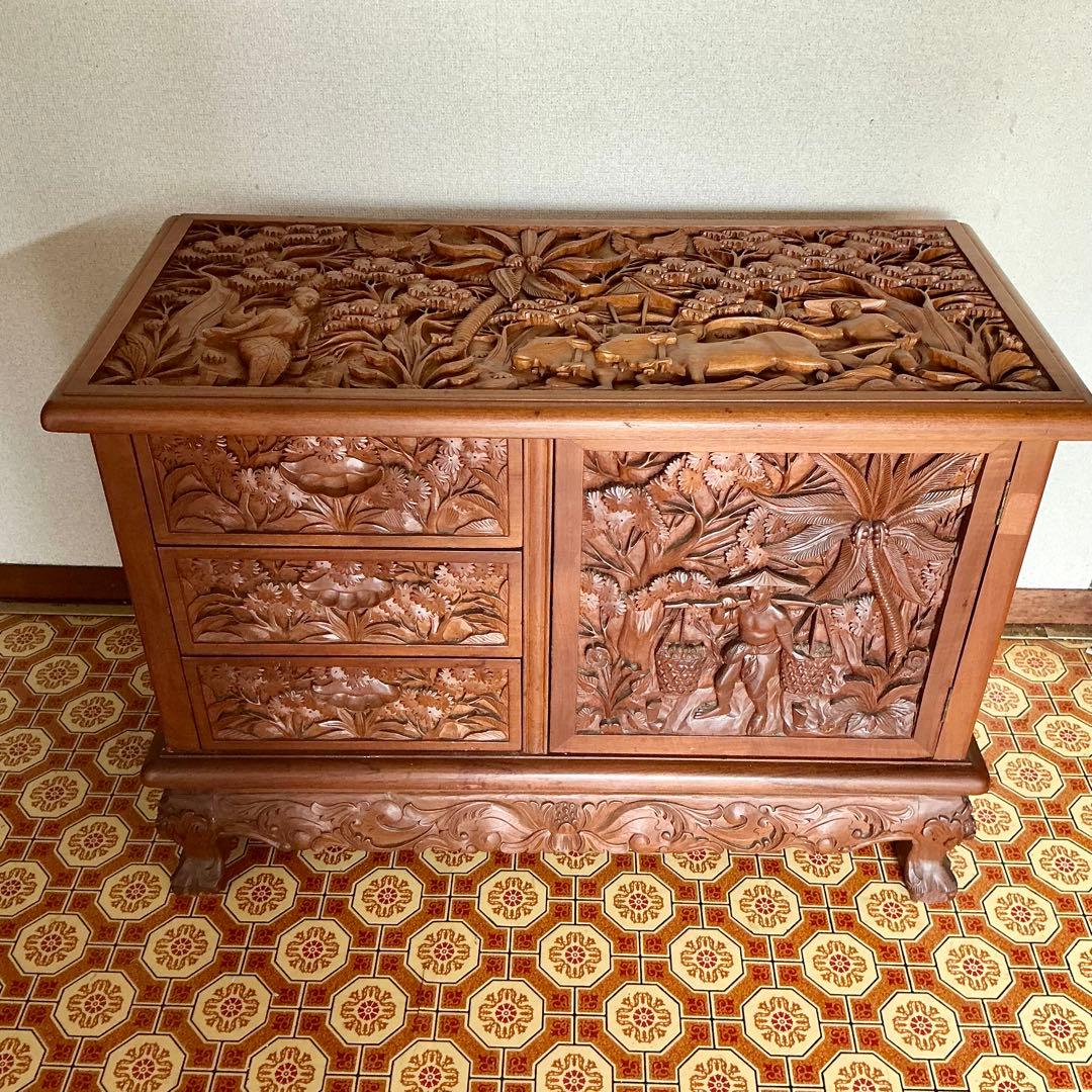 アジアンスタイル 木製家具 手彫り装飾　バリ島　伝統工芸　職人手彫り　チェスト