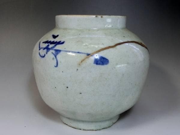 壷■古い李朝染付口広丸壺 砂高台 唐草紋 砂高台 直し有 花器 時代物 骨董品■