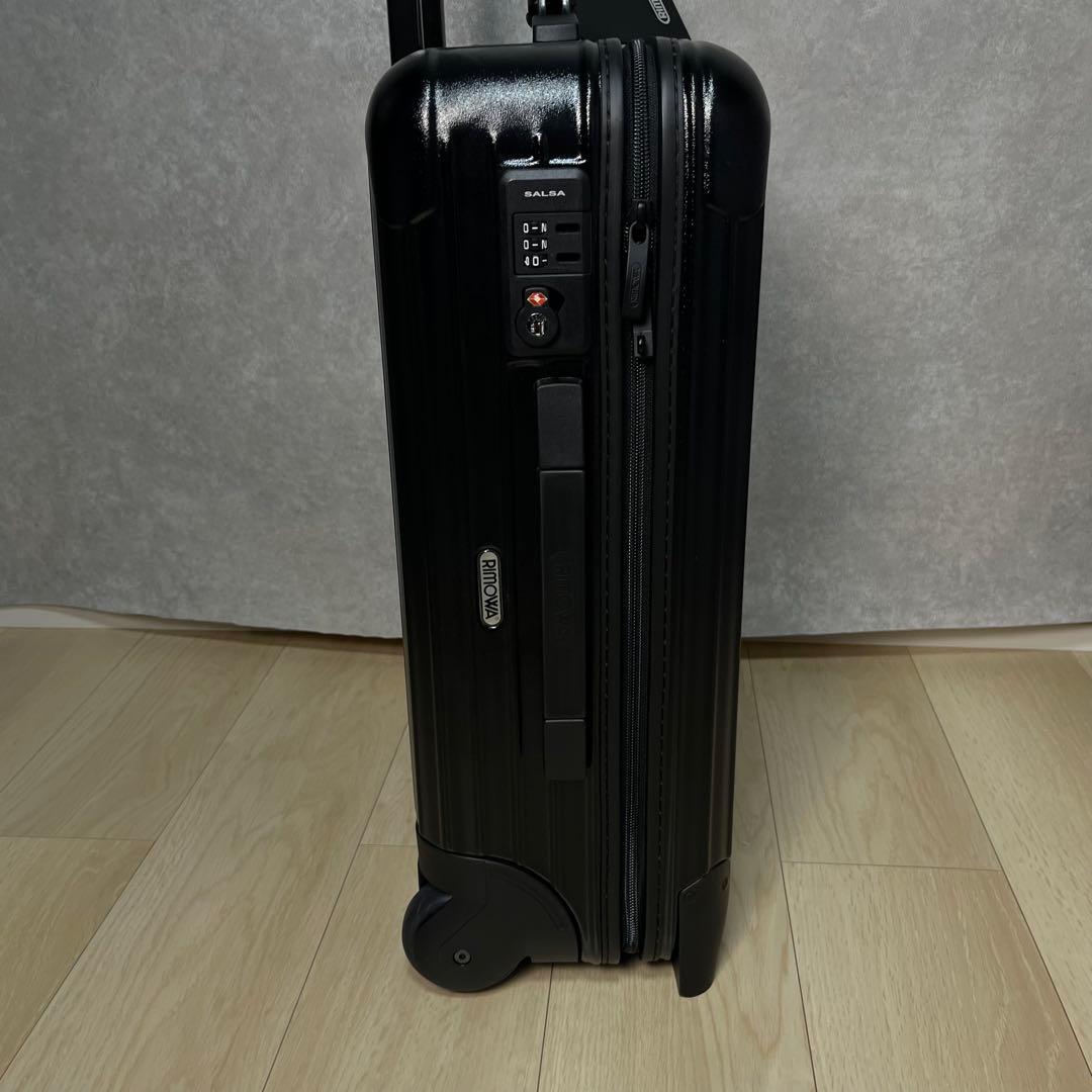 極美品 リモワ キャリーケース サルサ 32L ブラック 2輪 スーツケース