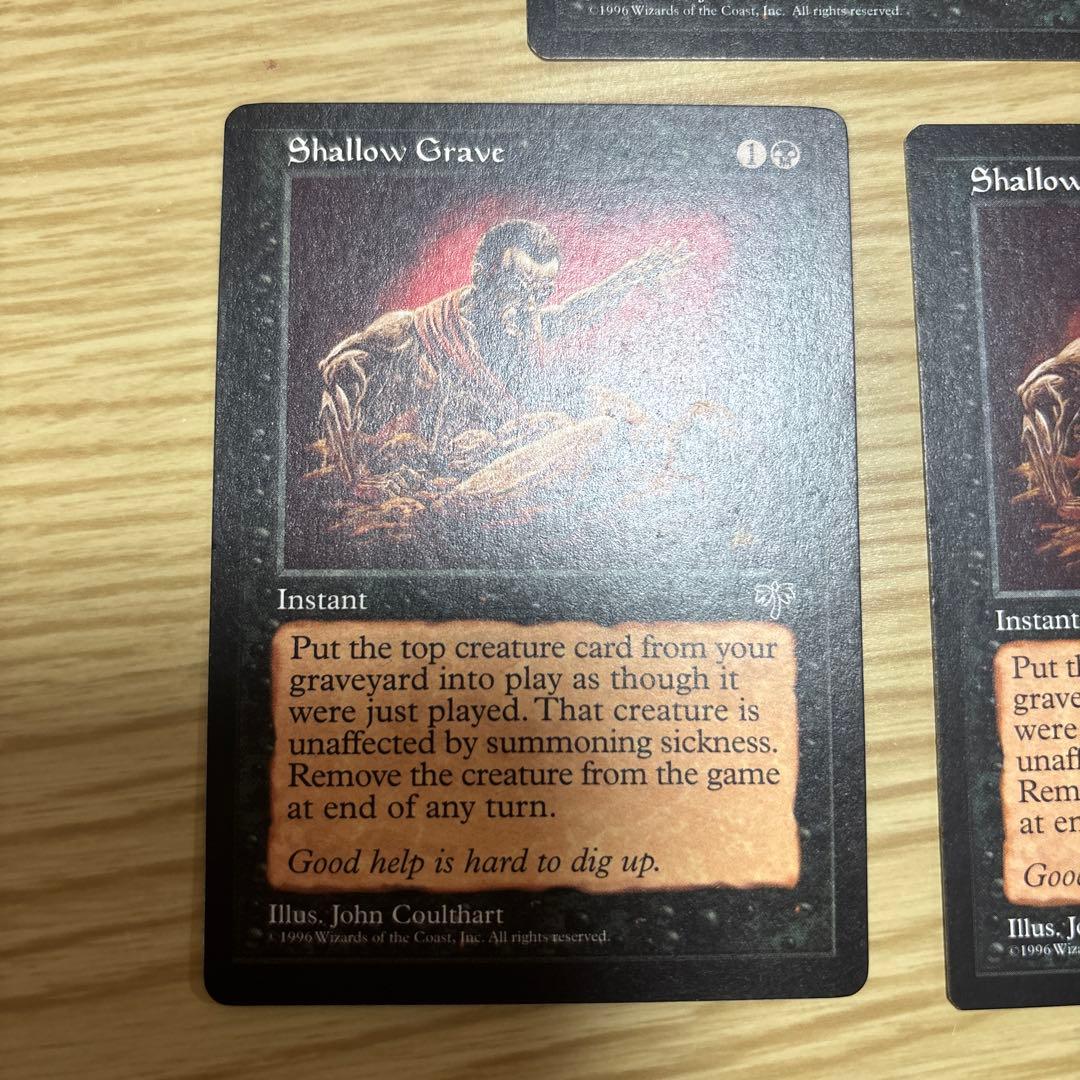 送料込み　浅すぎる墓穴　日本語版１枚、英語版２枚