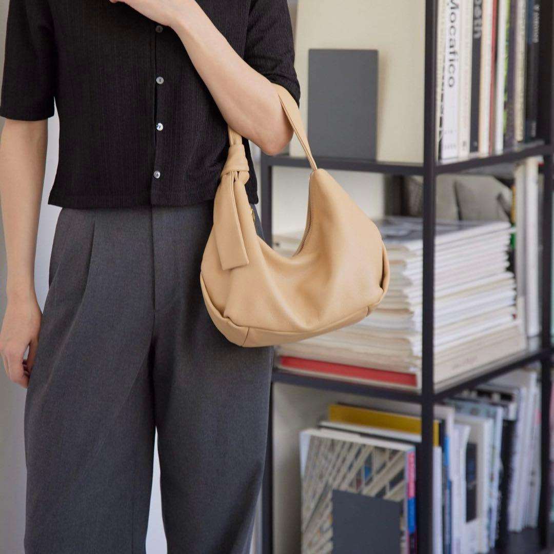 週末価格【即購入可】gemeil ノットワンハンドルバッグ