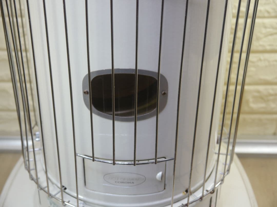 送料無料◆2013年。コロナ　石油ストーブ ホワイト 安全ガード付き