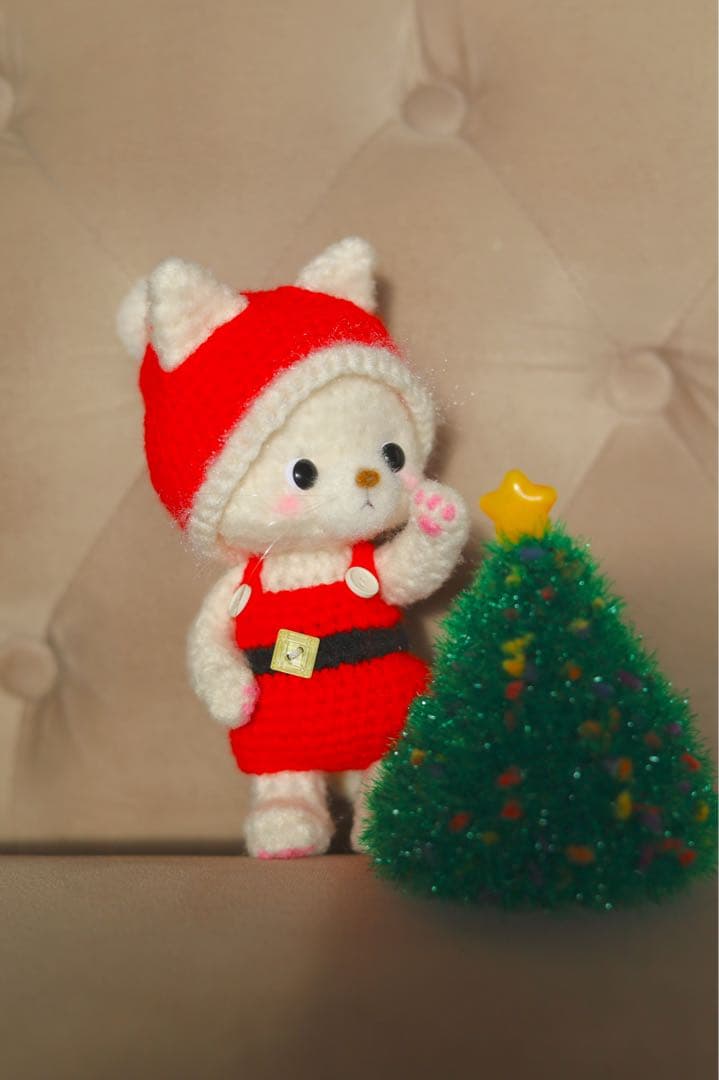 クリスマス 白猫 あみぐるみ サンタ服