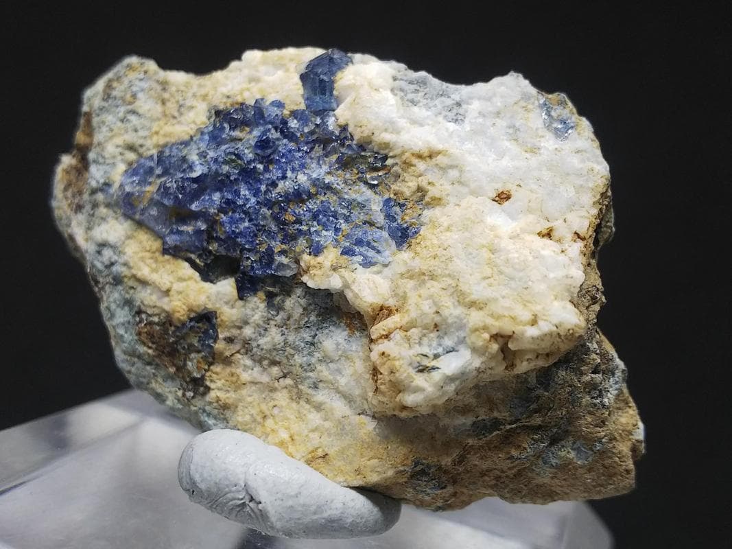 350 ベニトアイト 結晶 原石 母岩付き