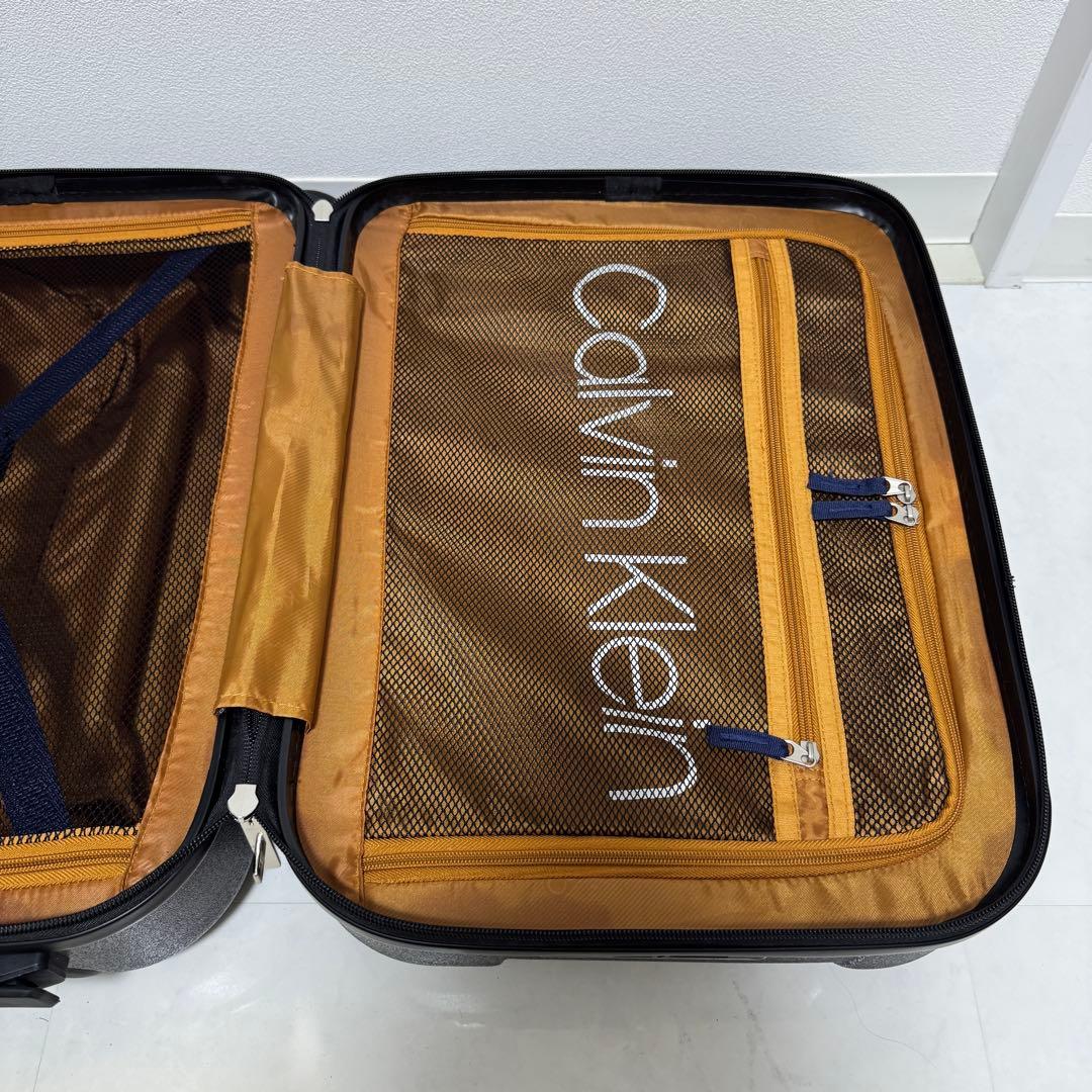   キャリーケース　スーツケース　CK ロゴ 機内サイズ