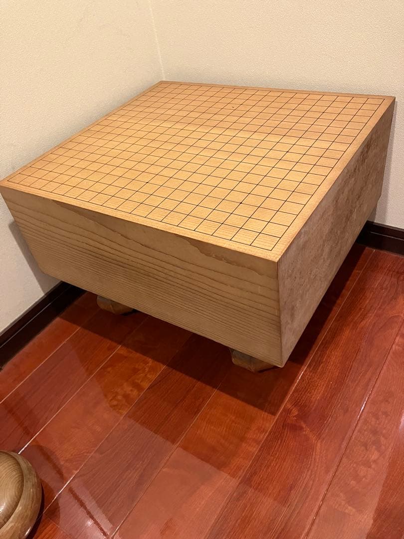 木製囲碁盤　ヘソあり　脚付き　松寿