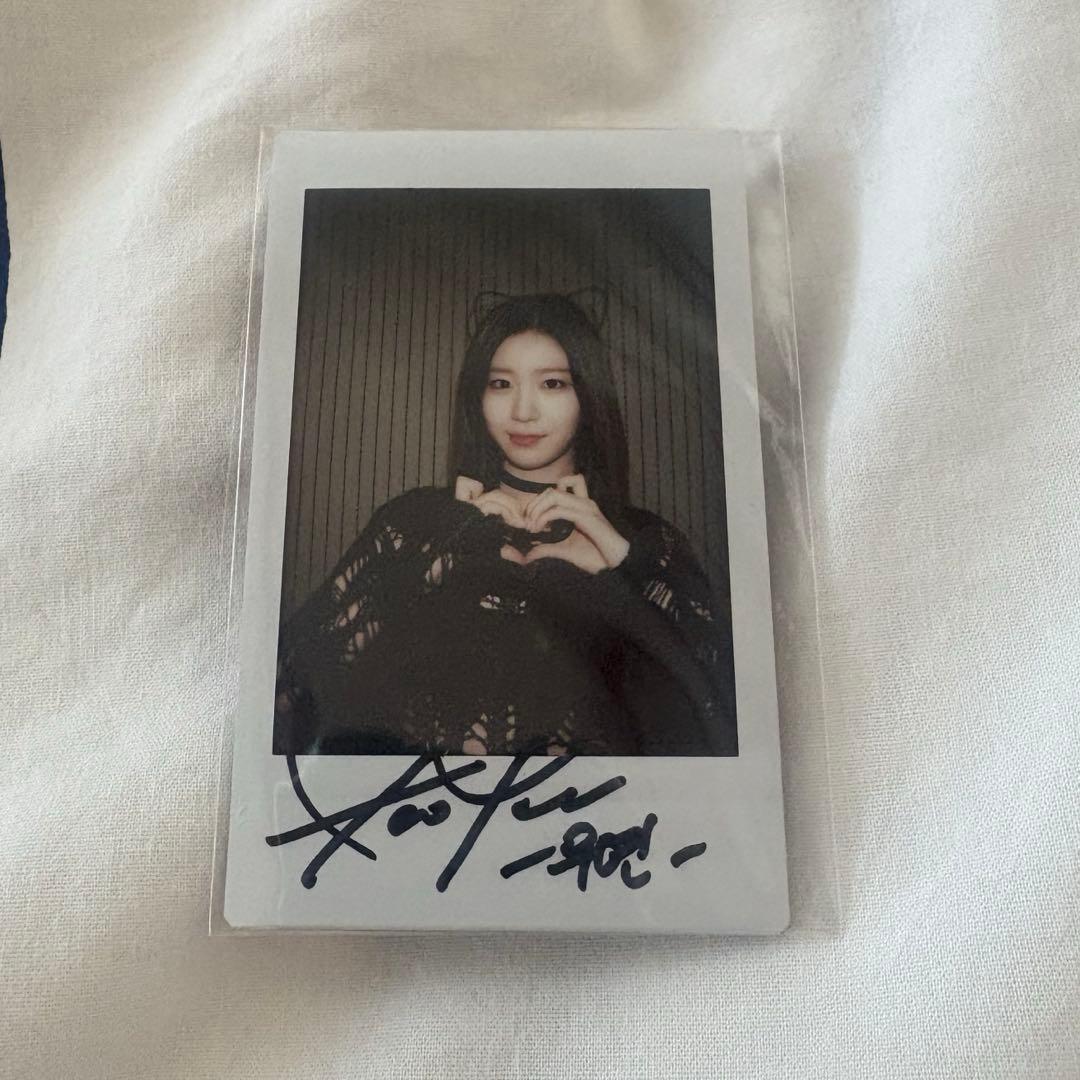 WOOAH ウヨン サイン ポラロイド