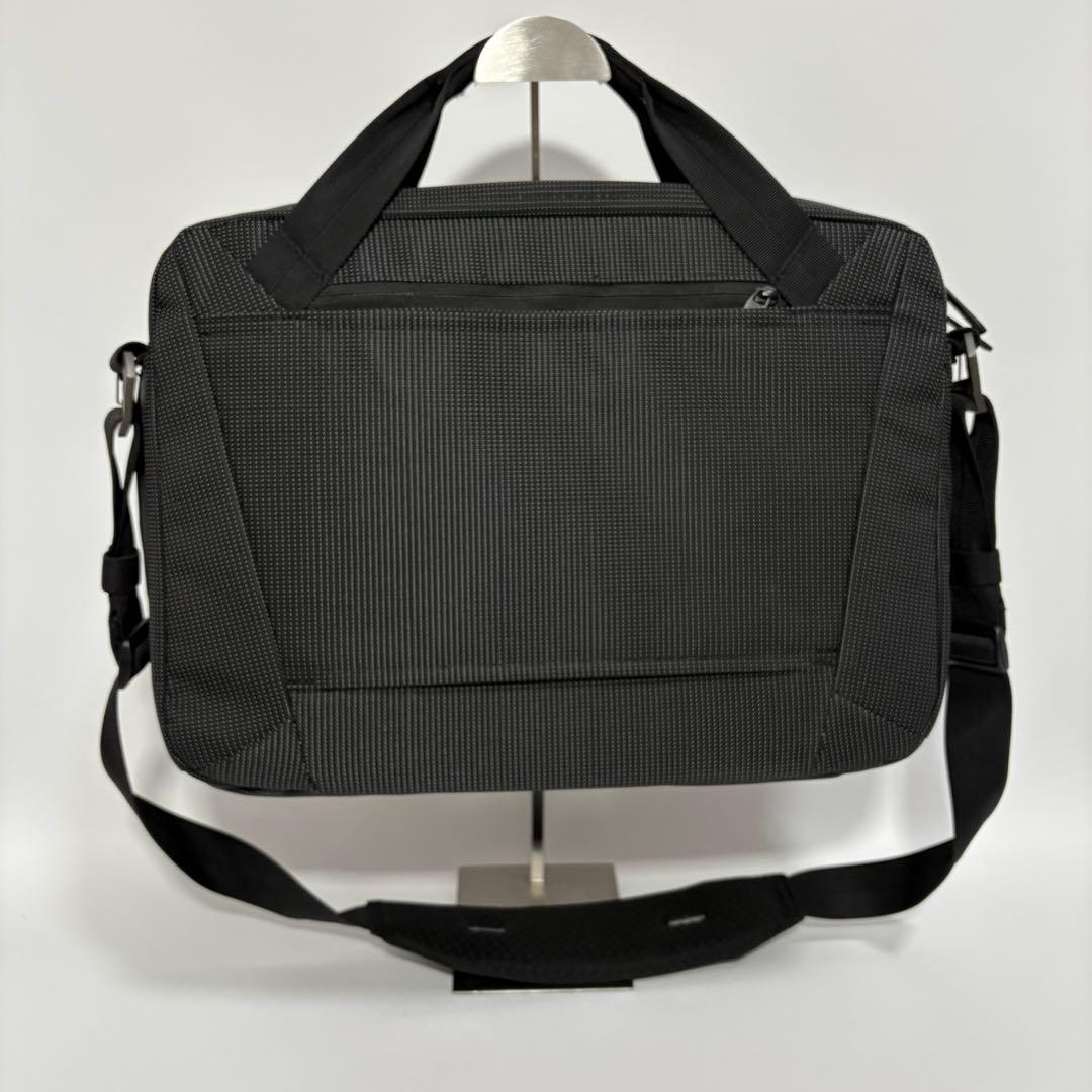 THULE　クロスオーバー2 15.6インチ ビジネスバッグ　ブラック　2way