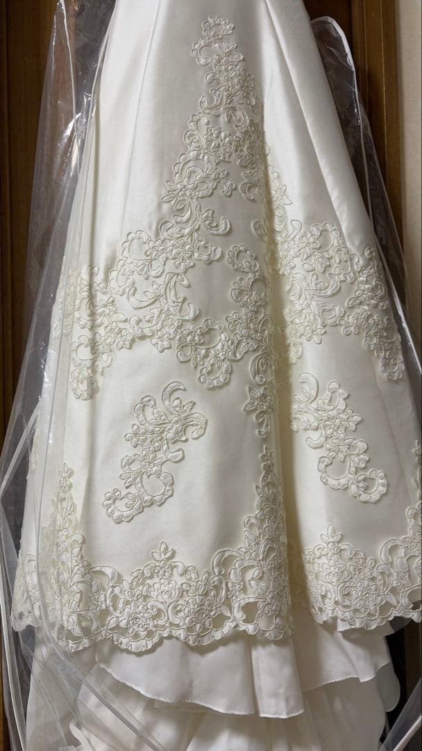 天　ホワイトウェディングドレス オフショルダー　MIL5058