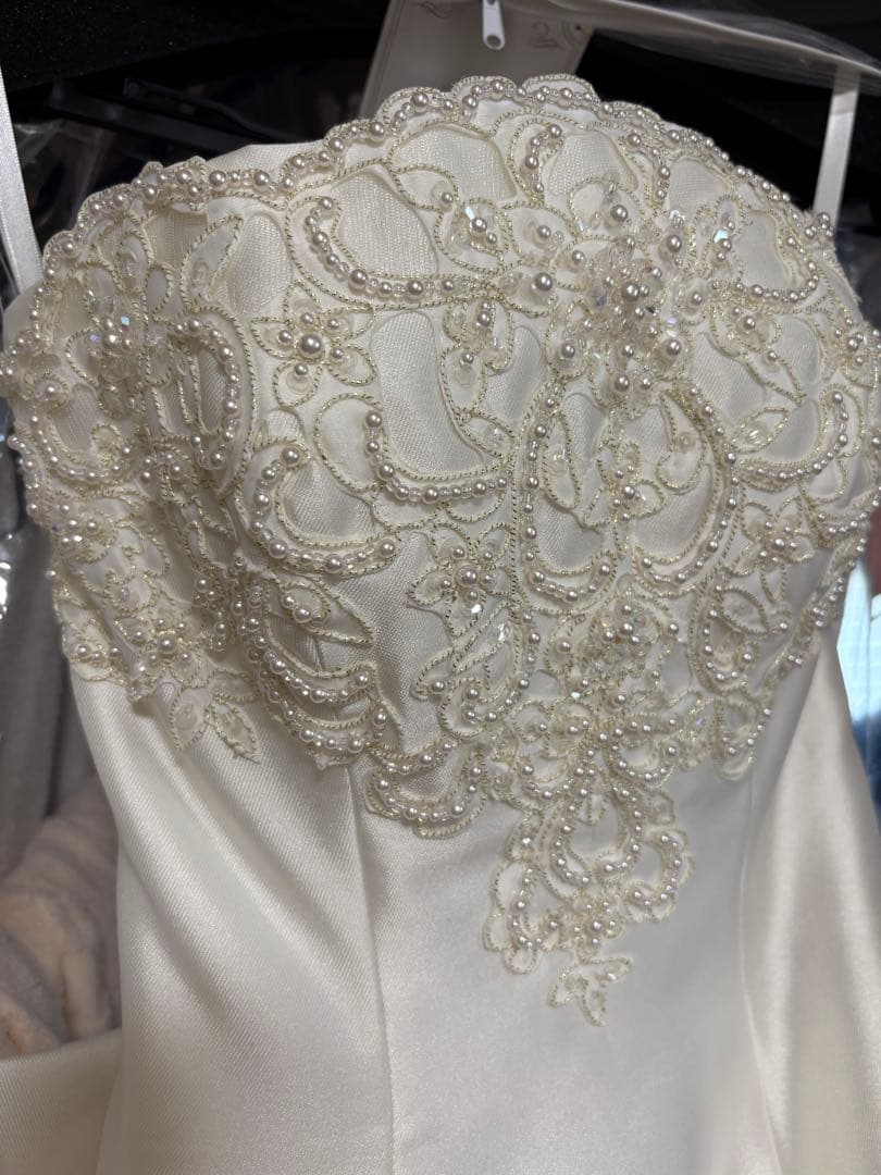 天　ホワイトウェディングドレス オフショルダー　MIL5058