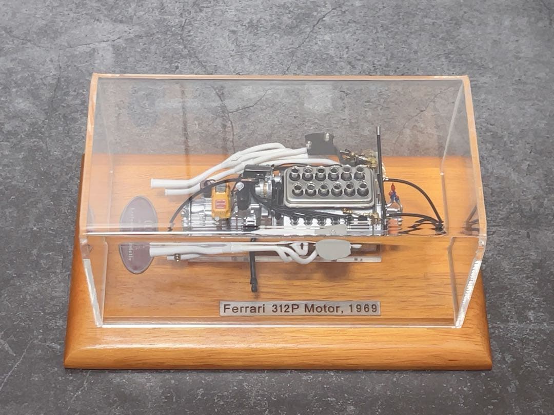 1/18 CMC フェラーリ 312P 1969 ケース付きエンジン