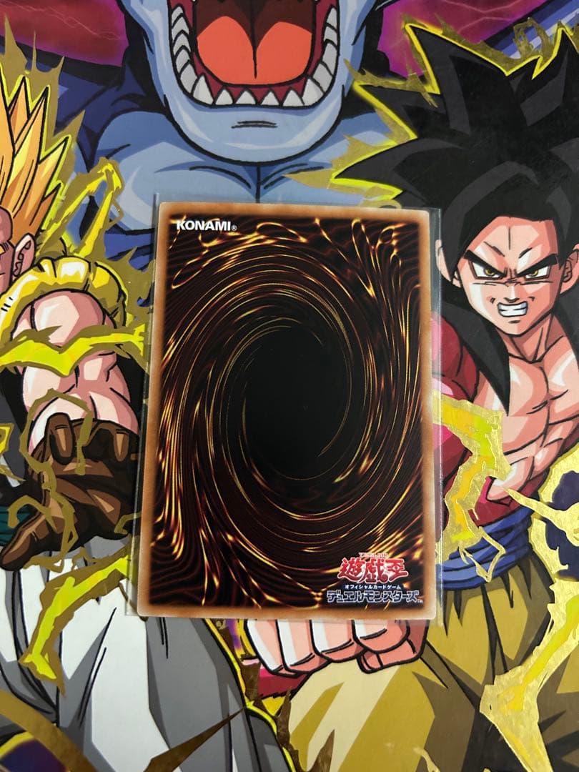 真紅眼の黒龍　レッドアイズブラックドラゴン ホログラフィックレア