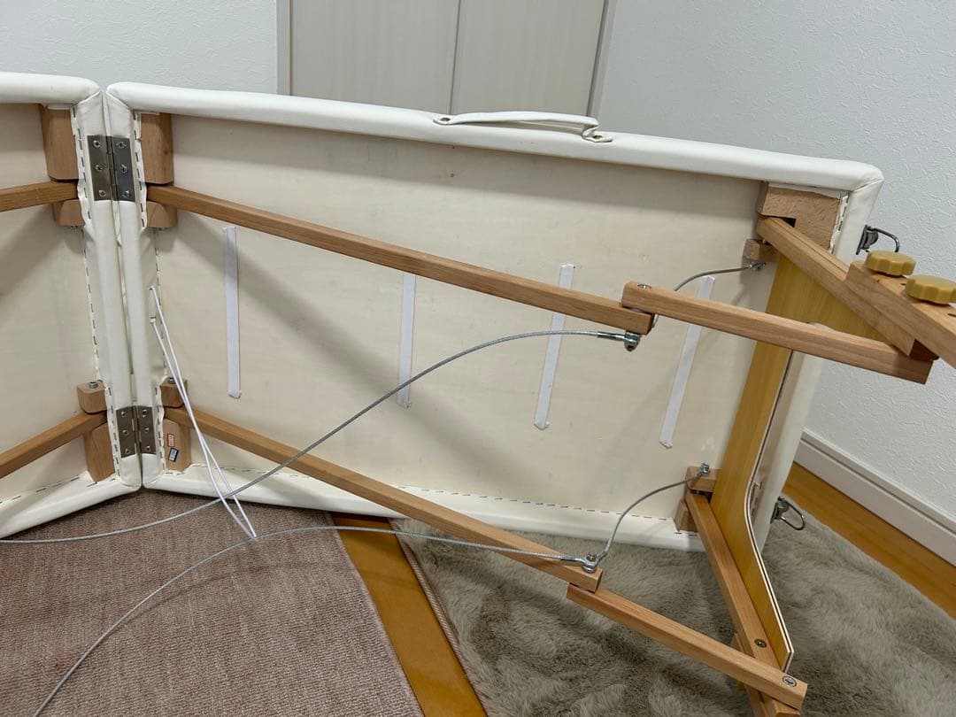 折りたたみマッサージテーブル ホワイト