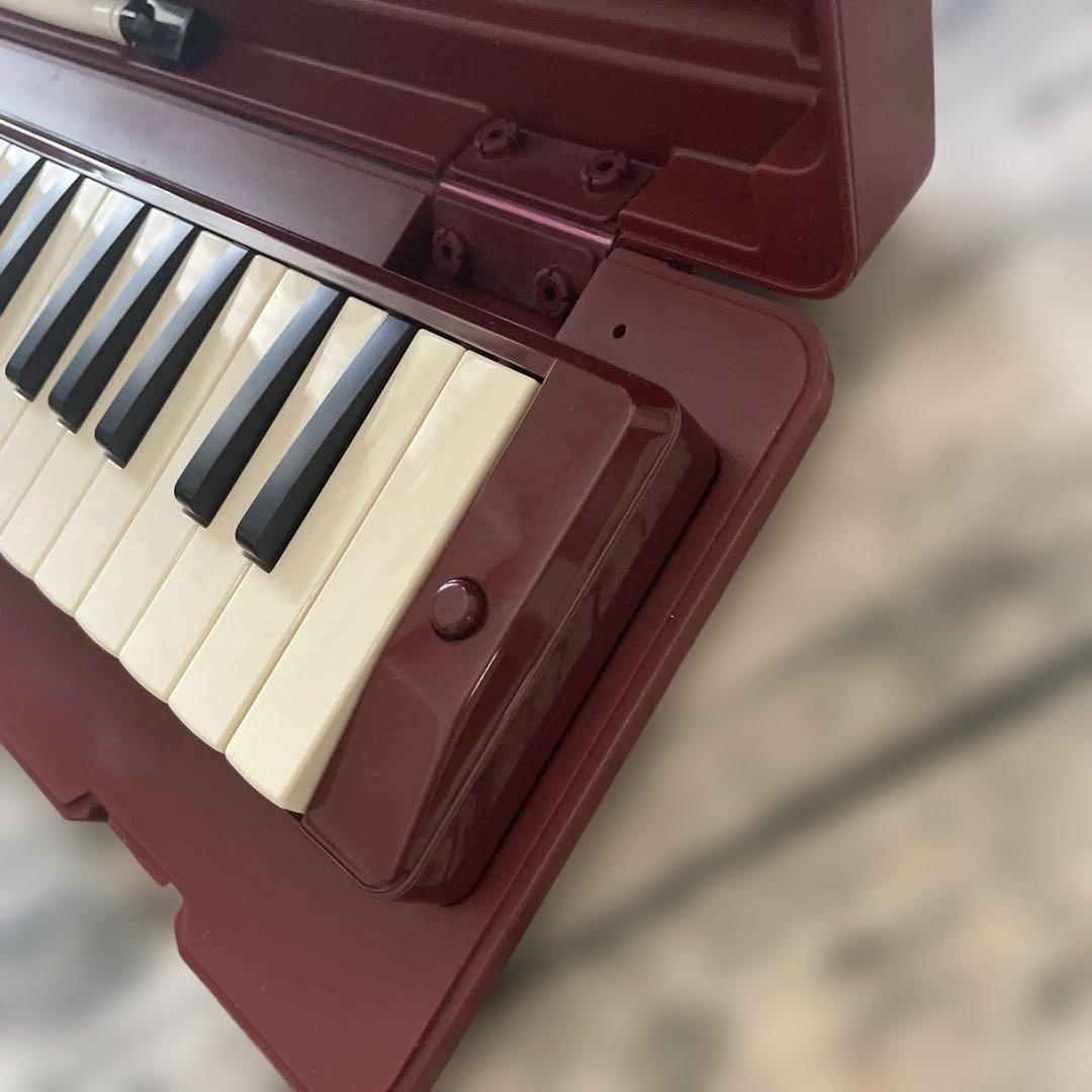 YAMAHA 鍵盤ハーモニカ 37鍵 赤 ケース付き