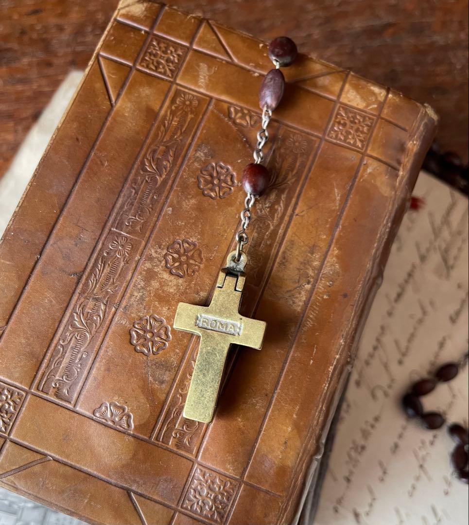 開閉する十字架　イタリアアンティークロザリオ　カタコンベの土　聖テレサ