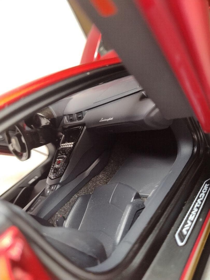 オートアート　1/18　ランボルギーニ　アヴェンタドール　LB-WORKS