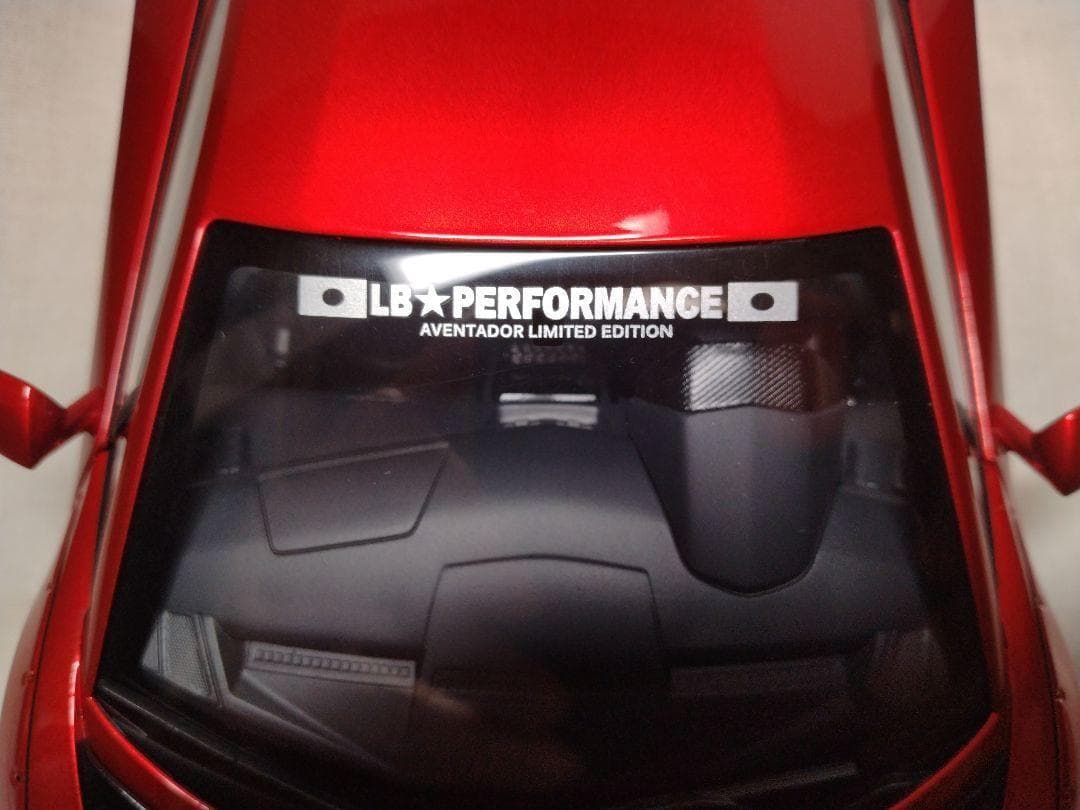オートアート　1/18　ランボルギーニ　アヴェンタドール　LB-WORKS