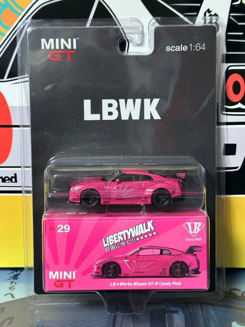 MINI GT LBWK Nissan GT-R Candy Pink 限定