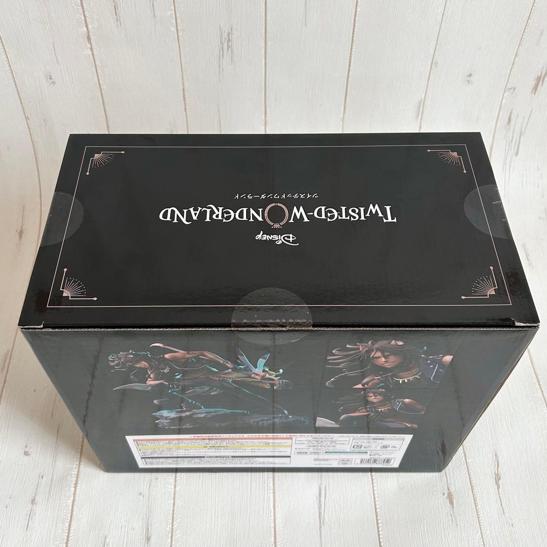 ツイステ　レオナ　1/8 スケールフィギュア　特典　ポストカード　缶バッジ付き