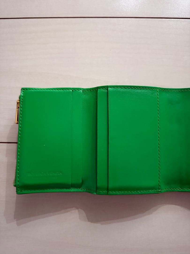 ボッテガヴェネタ　イントレチャートタイニー　3つ　折ウォレット