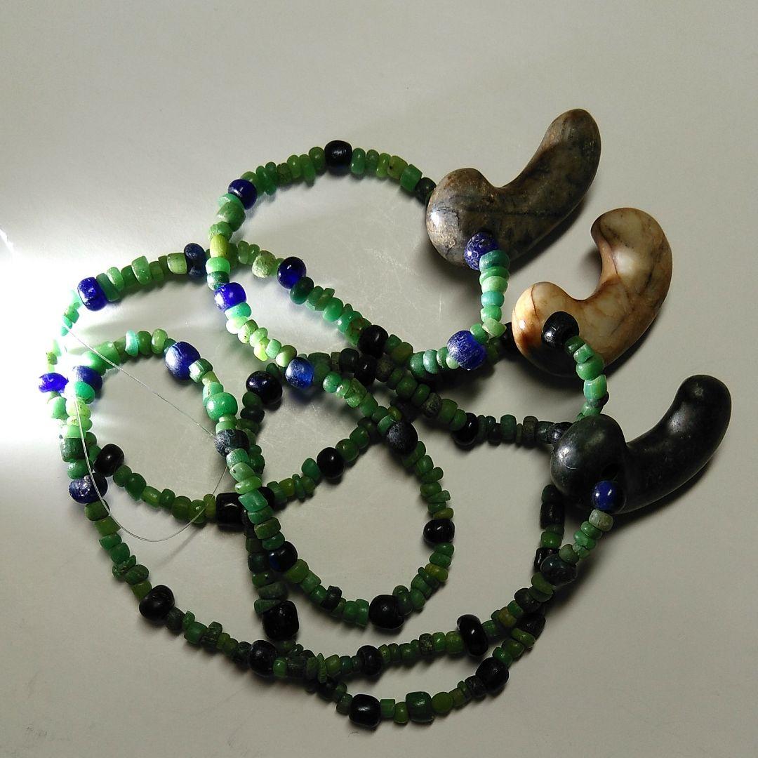 古墳時代。☆☆☆ガラス小玉、粟玉、勾玉のネックレス、(一連)です。☆☆☆勾玉