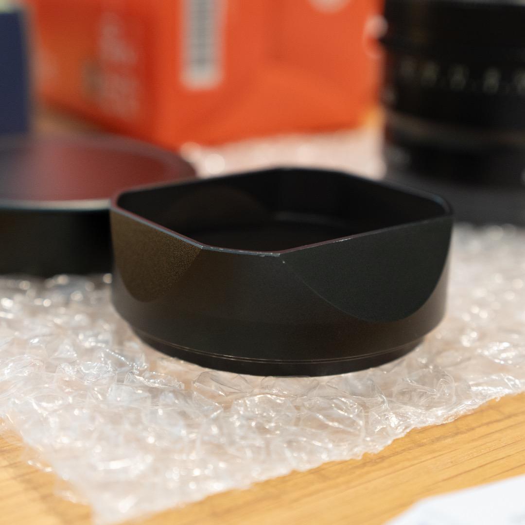 【美品】SONY FE 40mm F2.5 Gレンズフード ブラックミストセット